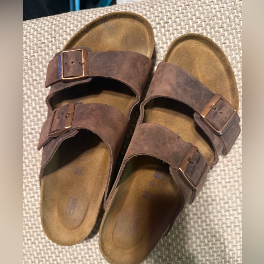 Arizona Soft Footbed Birkenstock
Oiled Leather- Habana